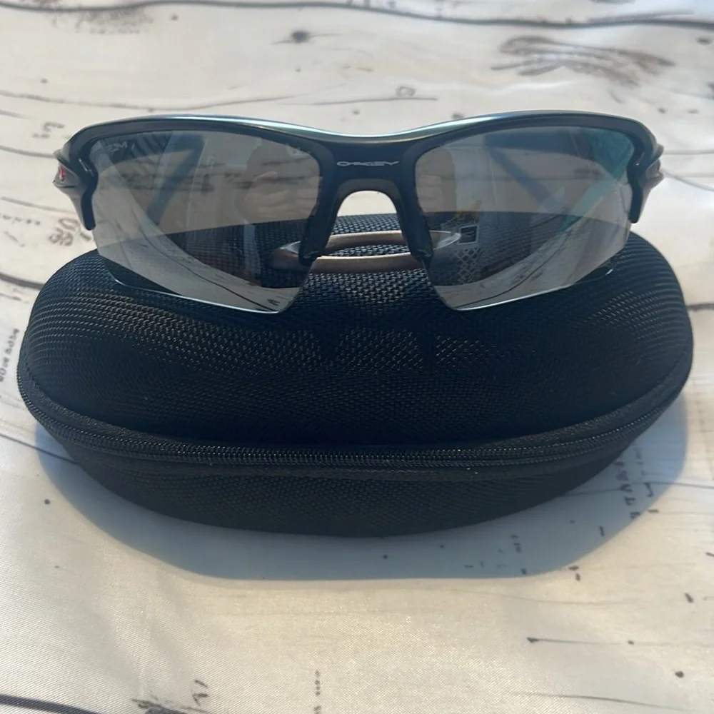 Oakley NFL NE patriots Flak 2.0 Prizm case Accessories Preowned